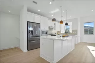 Photo #6: OC23017237 Listing 