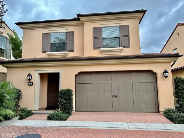 MLS: OC23017288 Condo For Sale