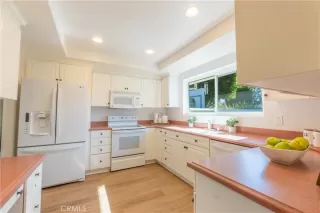 Photo #6: OC23017346 Listing