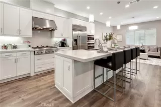 Photo #2: OC23017422 Listing