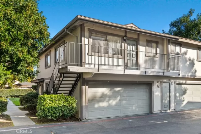 MLS: OC23017750 Condo For Sale