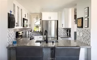 Photo #6: OC23018122 Listing