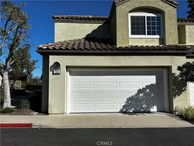 MLS: OC23018598 Condo For Sale