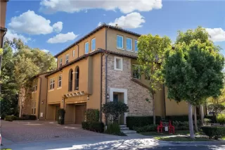 Photo #1: OC23018728 Listing 