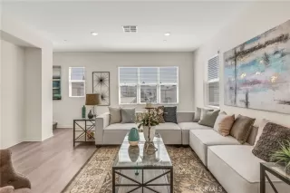 Photo #2: OC23018782 Listing 