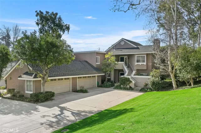 MLS: OC23018811 Condo For Sale