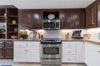 Photo #6: OC23018860 Listing