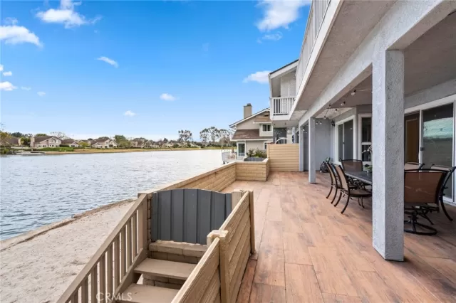 MLS: OC23019011 Condo For Sale