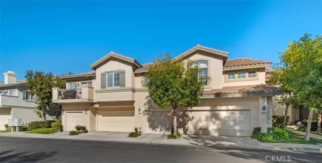 MLS: OC23019112 Condo For Sale