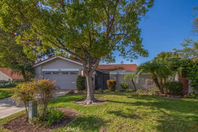 MLS: OC23019861 Condo For Sale