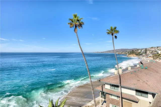 MLS: OC23020483 Condo For Sale
