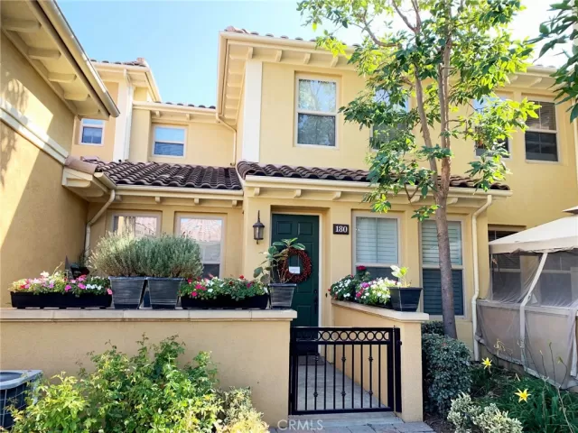 MLS: OC23021738 Condo For Sale