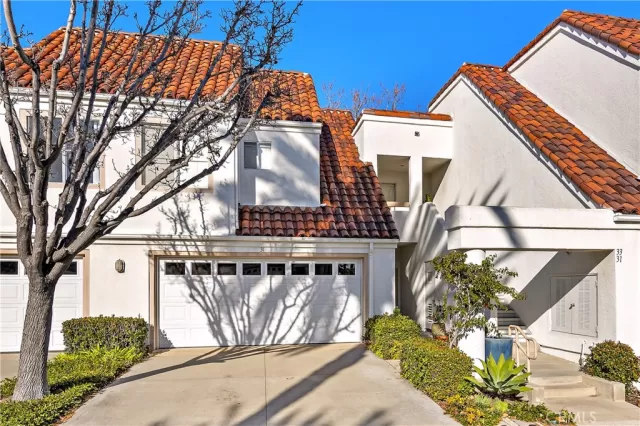 MLS: OC23021865 Condo For Sale