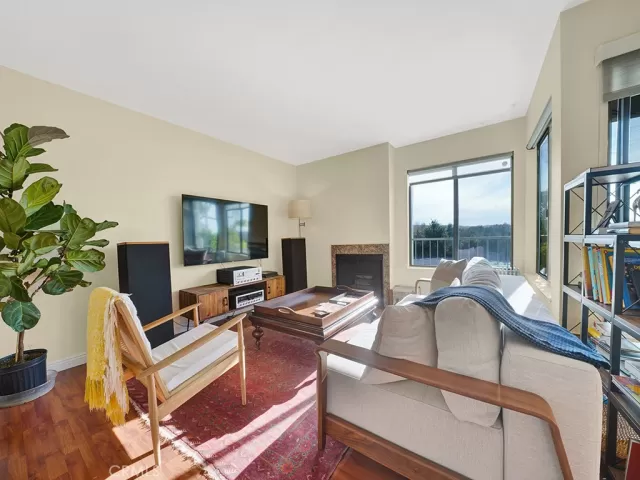 MLS: OC23021907 Condo For Sale