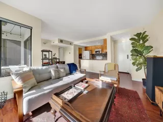 Photo #4: OC23021907 Listing 