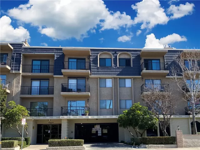 MLS: OC23022307 Condo For Sale