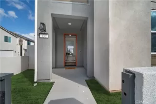 Photo #2: OC23022658 Listing