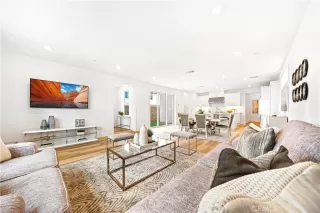 Photo #3: OC23022658 Listing