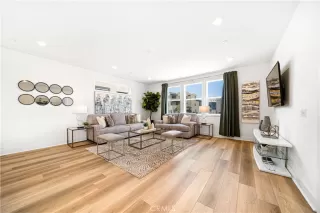 Photo #4: OC23022658 Listing