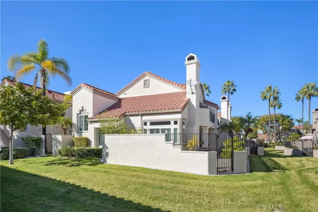 MLS: OC23023216 Condo For Sale