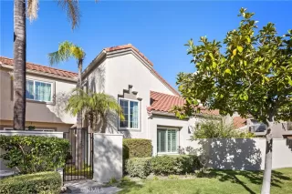 Photo #2: OC23023216 Listing