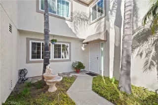 Photo #3: OC23023216 Listing