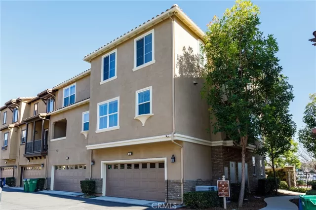 MLS: OC23023343 Condo For Sale