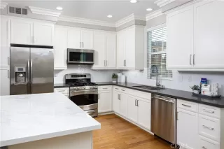 Photo #2: OC23023343 Listing 