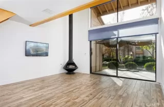 Photo #4: OC23023412 Listing 