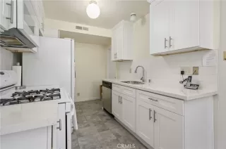 Photo #5: OC23023426 Listing