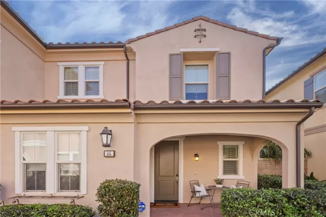 MLS: OC23023789 Condo For Sale