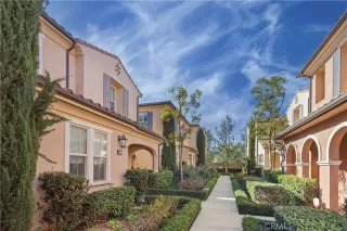 Photo #2: OC23023789 Listing