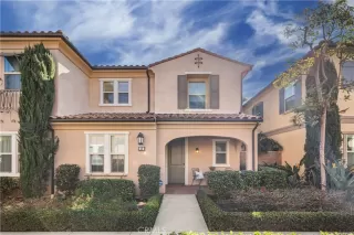 Photo #4: OC23023789 Listing