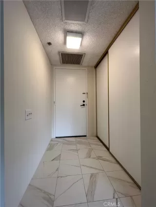 Photo #2: OC23024116 Listing