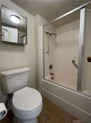 Photo #5: OC23024116 Listing