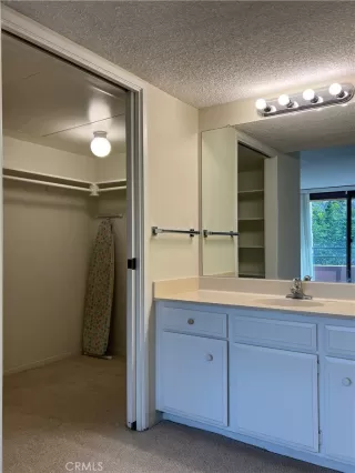 Photo #6: OC23024116 Listing