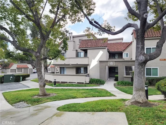 MLS: OC23024315 Condo For Sale