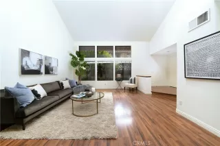 Photo #4: OC23024413 Listing 