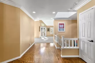 Photo #2: OC23024716 Listing