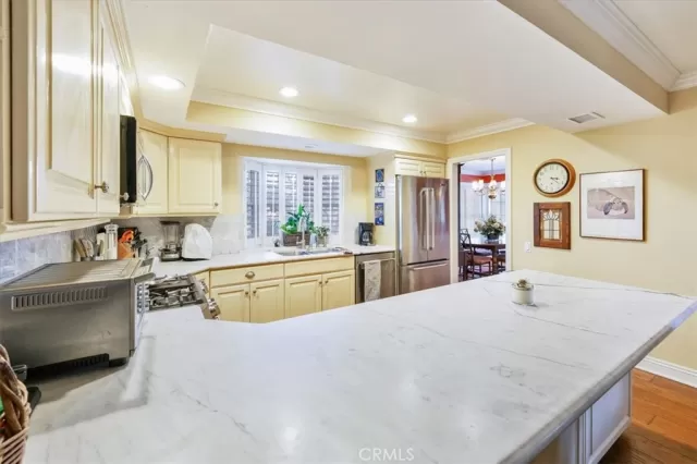 MLS: OC23025029 Condo For Sale