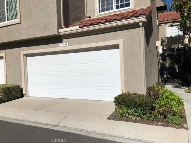 MLS: OC23025159 Condo For Sale