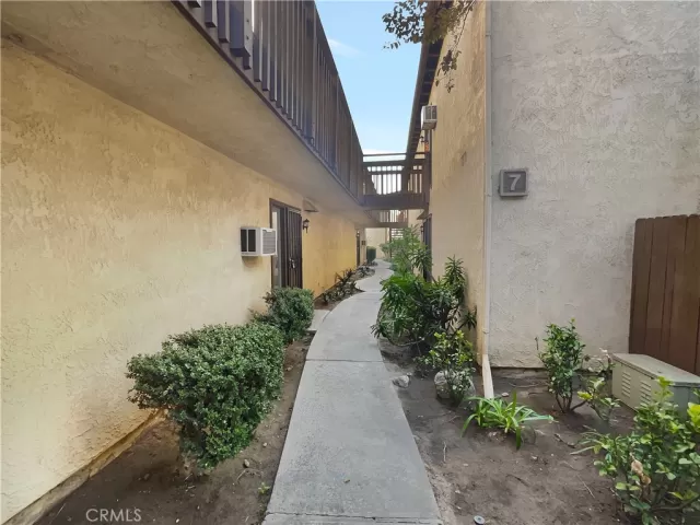 MLS: OC23025472 Condo For Sale