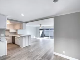 Photo #2: OC23025472 Listing 