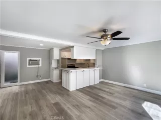 Photo #5: OC23025472 Listing 