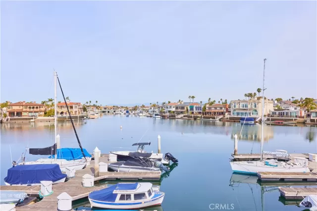 MLS: OC23025712 Condo For Sale