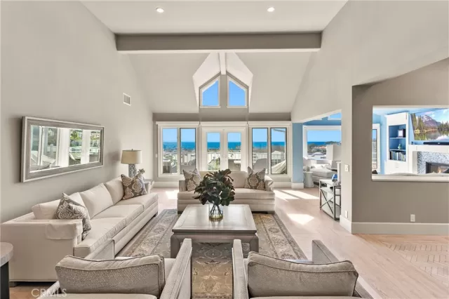 MLS: OC23025717 Condo For Sale