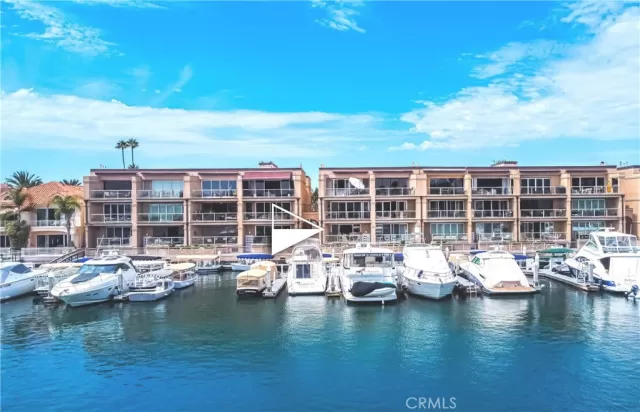 MLS: OC23025725 Condo For Sale