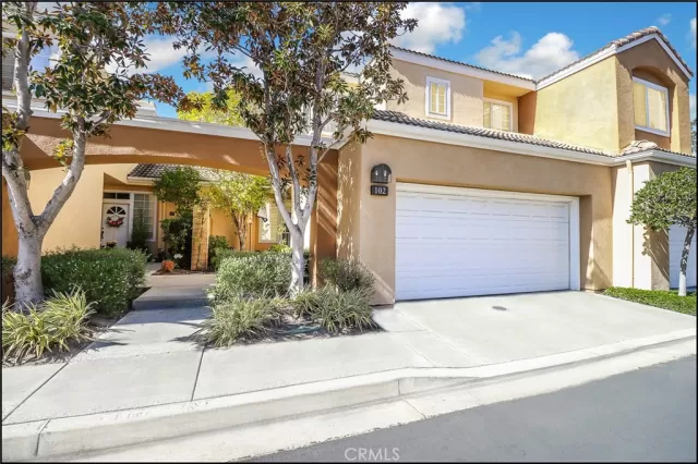 MLS: OC23025826 Condo For Sale