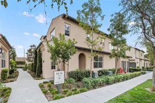 Photo #2: OC23025904 Listing