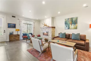 Photo #2: OC23026114 Listing 